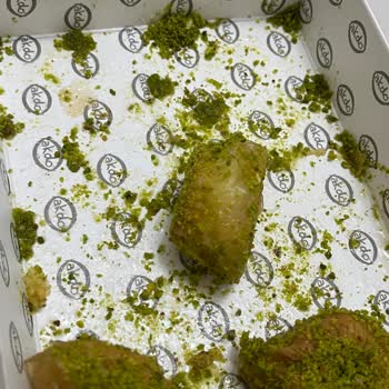 Akdo Saray Şubesinde Tatlıda Çıkan Kıl: Hijyen İhlali