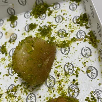 Akdo Saray Şubesinde Tatlıda Çıkan Kıl: Hijyen İhlali