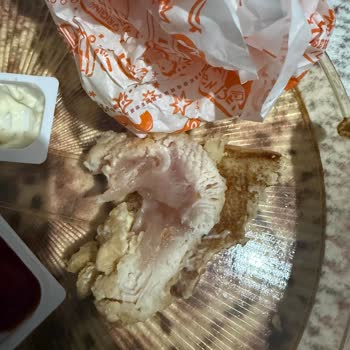 Popeyes Bursa İhsaniye Şubesinde Çiğ Tavuk Servisi