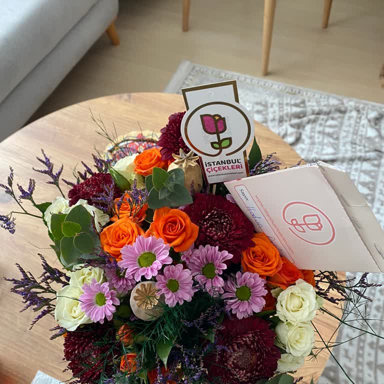 Canlı Pembe Gerberalar Yerine Koyu Bordo Çiçekler Gönderildi