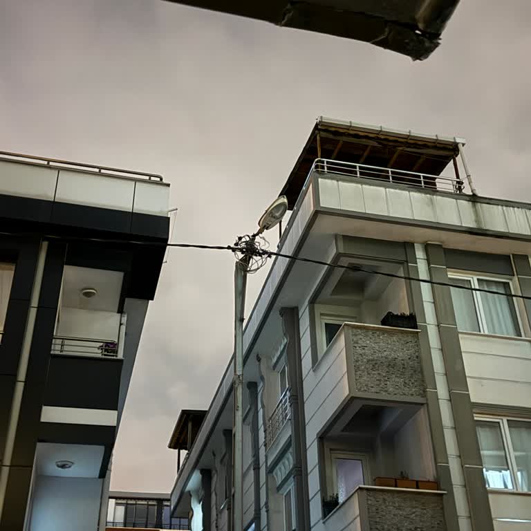 Gül Sokak’taki Aydınlatma Arızası 7 Gün Çözülmedi, Güvenlik Tehlikede