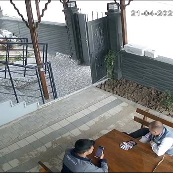 İzinsiz Bahçe Girişi Ve Sigara İzmaritiyle Gaz Personeli