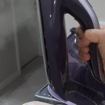 Philips Kazanlı Ütüde Sürekli Su Sızıntısı Ve Servis Sorunları Nedeniyle İade Talebi