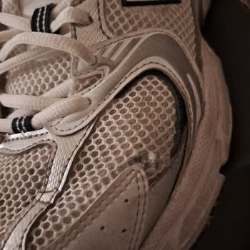 New Balance 530 Ayakkabısında File Yırtılması Ve 1 Yıllık Garanti Süresi Dışı Mağaza Reddi