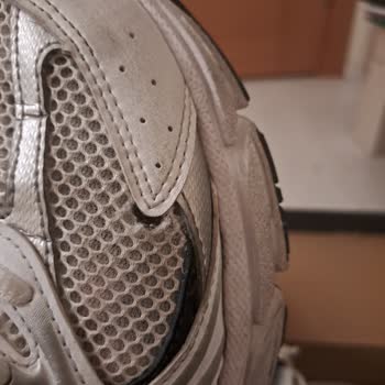 New Balance 530 Ayakkabısında File Yırtılması Ve 1 Yıllık Garanti Süresi Dışı Mağaza Reddi