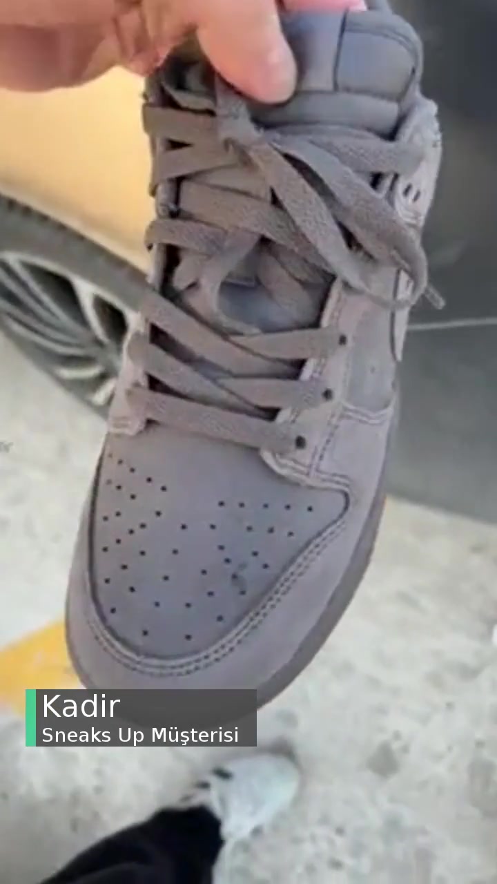 Sneaks Up Tuzla Marina Şikayeti videonun kapak resmi