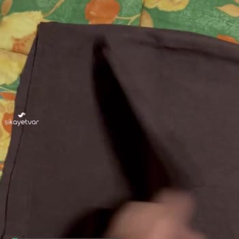 Stradivarius Keten Pantolonun Paçaları Arasındaki Fark