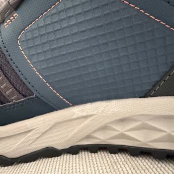 Skechers Ayakkabısında Üretim Hataları Nedeniyle Ayıpsız Değişim Talebi