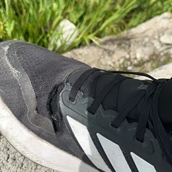 Ayıplı Adidas Ayakkabıda Mesh Açılması Ve Mağaza Reddi