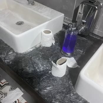 Kayseri Macbear Cafe'de Hijyen Sorunu Kirli Masalar Ve Bozuk Tuvaletler