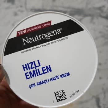 Neutrogena Kreminde Mavi Yabancı Madde Çıktı Güvenim Sarsıldı