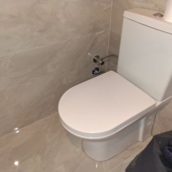 Klozet Musluğundan Su Fışkırması Ve Ücretsiz Değişim Talebi