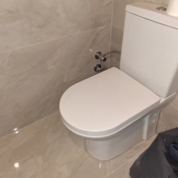 Klozet Musluğundan Su Fışkırması Ve Ücretsiz Değişim Talebi