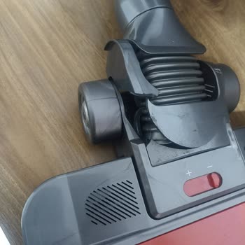 Dyson Süpürge Başlığı Üç Ayda Kırıldı, Garanti Reddi Haksız