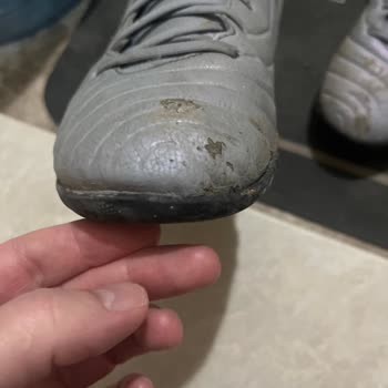 Nike Ayakkabının Tabanı Kısa Sürede Açıldı, FLO Mağazası Garanti İddiasını Reddetti