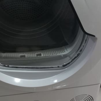 Hoover C9LG-17 Kurutma Makinesinde Kapakta Tüy Birikmesi Sorunu