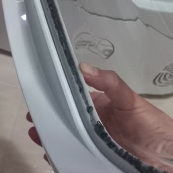 Hoover C9LG-17 Kurutma Makinesinde Kapakta Tüy Birikmesi Sorunu