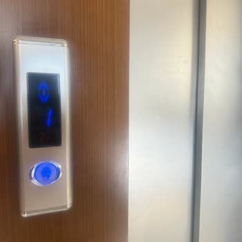 Yönel Asansör Arızası