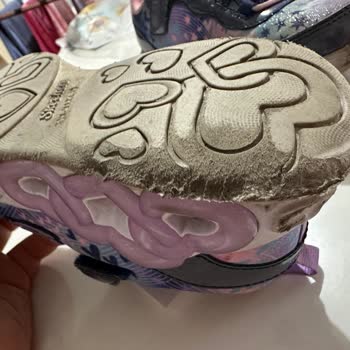 Skechers Kız Çocuk Ayakkabısında Hızlı Deformasyon Ve Boyner'in Red Cevabı