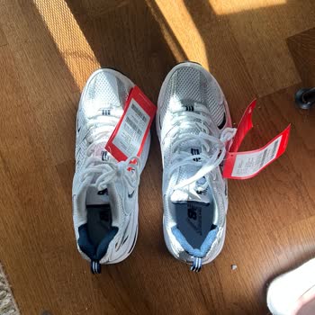 Yanlış Çift Ve Büyük Numara Gönderildi, Hızlı Değişim Talebi