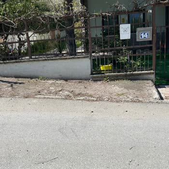 Ankara Büyükşehir Belediyesi'ne Kırık Kaldırım Onarımı İçin Açıklama Ve Hızlı Çözüm Talebi