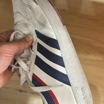 Garanti Vaadi Tutulmuyor, Ayakkabım Kısa Sürede Yırtıldı