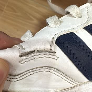 Garanti Vaadi Tutulmuyor, Ayakkabım Kısa Sürede Yırtıldı