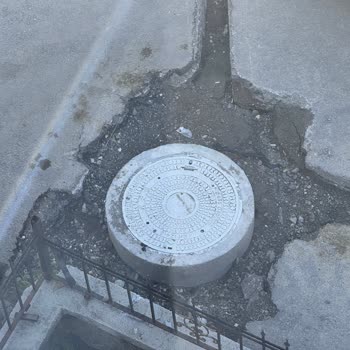 Superonline’ın Açıkta Bıraktığı Kazı Çocukları Ve Araçları Tehlikeye Atıyor