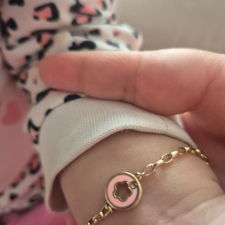 Sürekli Taş Düşmesi Nedeniyle Bileklik Değişim İsteği