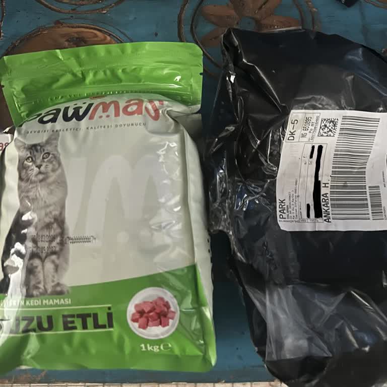 Amazon Dino Petshop 35 Mağazasından Yüksek Fiyatlı Köpek Maması Yerine Ucuz Kedi Maması Gönderilmesi