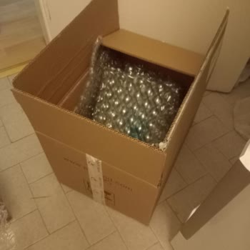 Kargo İle Gelen Yemek Takımında 6 Kase Eksik, Mağaza Çözüm Sunmuyor