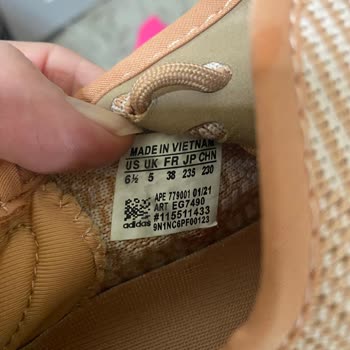 Gardrops’ta Sahte Adidas Yeezy Satın Alındı, İade Talebi Yanıtlanmadı