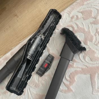 Dyson Süpürgesindeki Aparatların Malzeme Kalitesi Nedeniyle Kırılması Ve Garanti Talebi