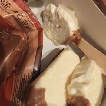 Magnum Mini Dondurmanın Çikolata Kaplamasındaki Kalite Sorunu Güvenimizi Sarsıyor