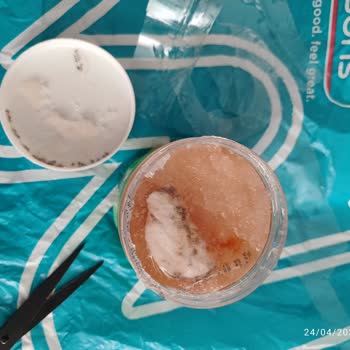 Küflü Vücut Peelingi Ürünüyle Sağlık Endişesi Ve İade Talebi