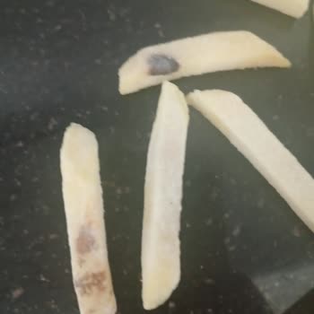 BİM Mutfağım Soyulmuş Parmak Patates Ürünü Küflü Çıktı: Sağlık Endişesi