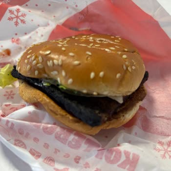 Burger King Şişli’de Yanmış Köfte Burger Aldım, Güvenim Sarsıldı