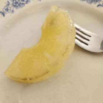 Aro Ananas Konservesi Pas Ve Boyanmış İçerik, Tarihsiz Ve Sağlık Riski