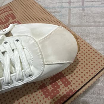 Camper Ayakkabısında Tek Çiftte Renk Bozulması Ve Leke: Kısa Sürede Hayal Kırıklığı