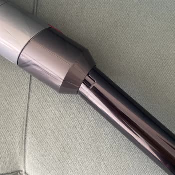 Dyson V12 Boru Kırılması Üretim Hatası Olarak Bildirildi, Garanti Reddi