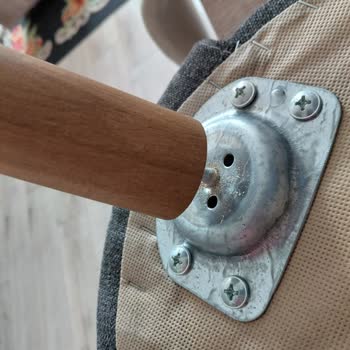 Garanti Süresine Eklenmeyen Uzun Servis Bekleme Süresi Ve Kırılan Sandalye Bacakları