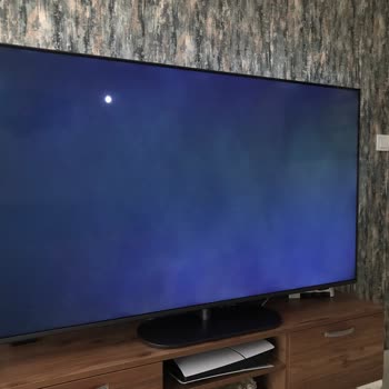 Yeni Philips TV'de Belirgin Işık Sızıntısı Ve Ürün Değişimi Talebi