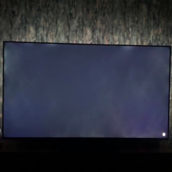 Yeni Philips TV'de Belirgin Işık Sızıntısı Ve Ürün Değişimi Talebi