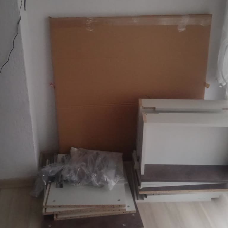 Eksik Şifonyer Ve Cevapsız Mağaza Tutumu