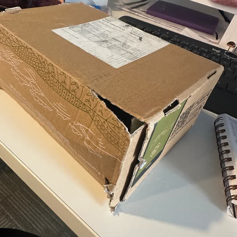 Kargo Tesliminde Dış Kutu Parçalanmış Ve İç Ambalaj Açılmış