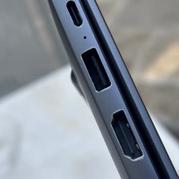 Huawei Matebook 14 Port Boyalarının Çabuk Çözülmesi Ve Yetkili Servis Garanti Reddi