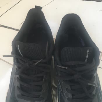 Reebok Ayakkabısının Üst Kısmı Kısa Sürede Yırtıldı, Mağaza Çözüm Sunmadı