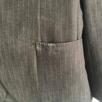 Yüksek Fiyatlı Takım Elbiselerde Sökülme, Pamuklanma Ve Renk Atma