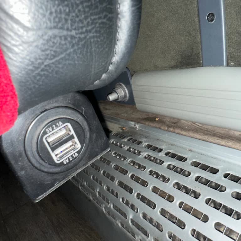 Bilette Priz Vardı Dendi, Gerçekte Sadece USB Ve Şarj Sorunu