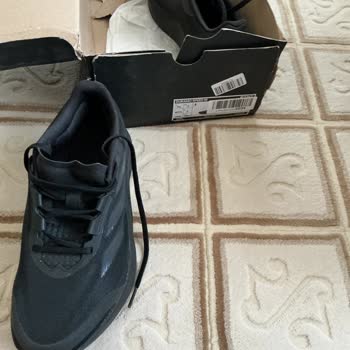 Yanlış Numara Ayakkabı Gönderildi, Doğru Ürünün Hemen Teslimini Talep Ediyorum